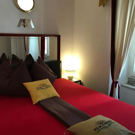 Paradiso Apartamento *