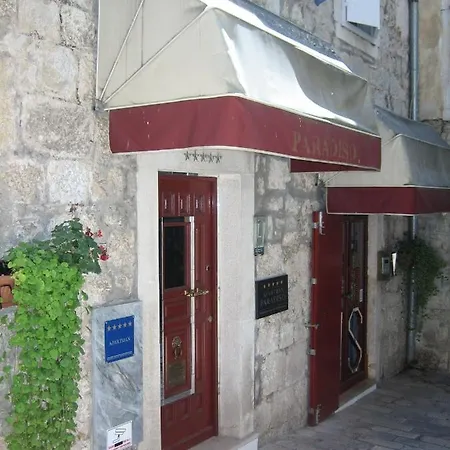 Apartment Paradiso *